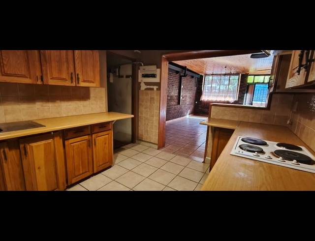 3 BEDROOM HOUSE FOR SALE IN MOUNTAIN VIEW